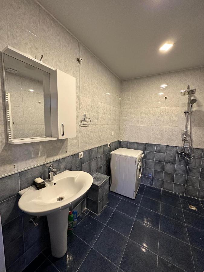 Bina Orbeliantan Apartment Тбилиси Екстериор снимка